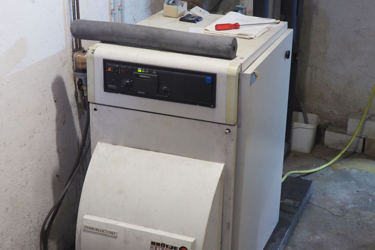 Alte Heizungsanlage (Öl?) in Gröpelingen